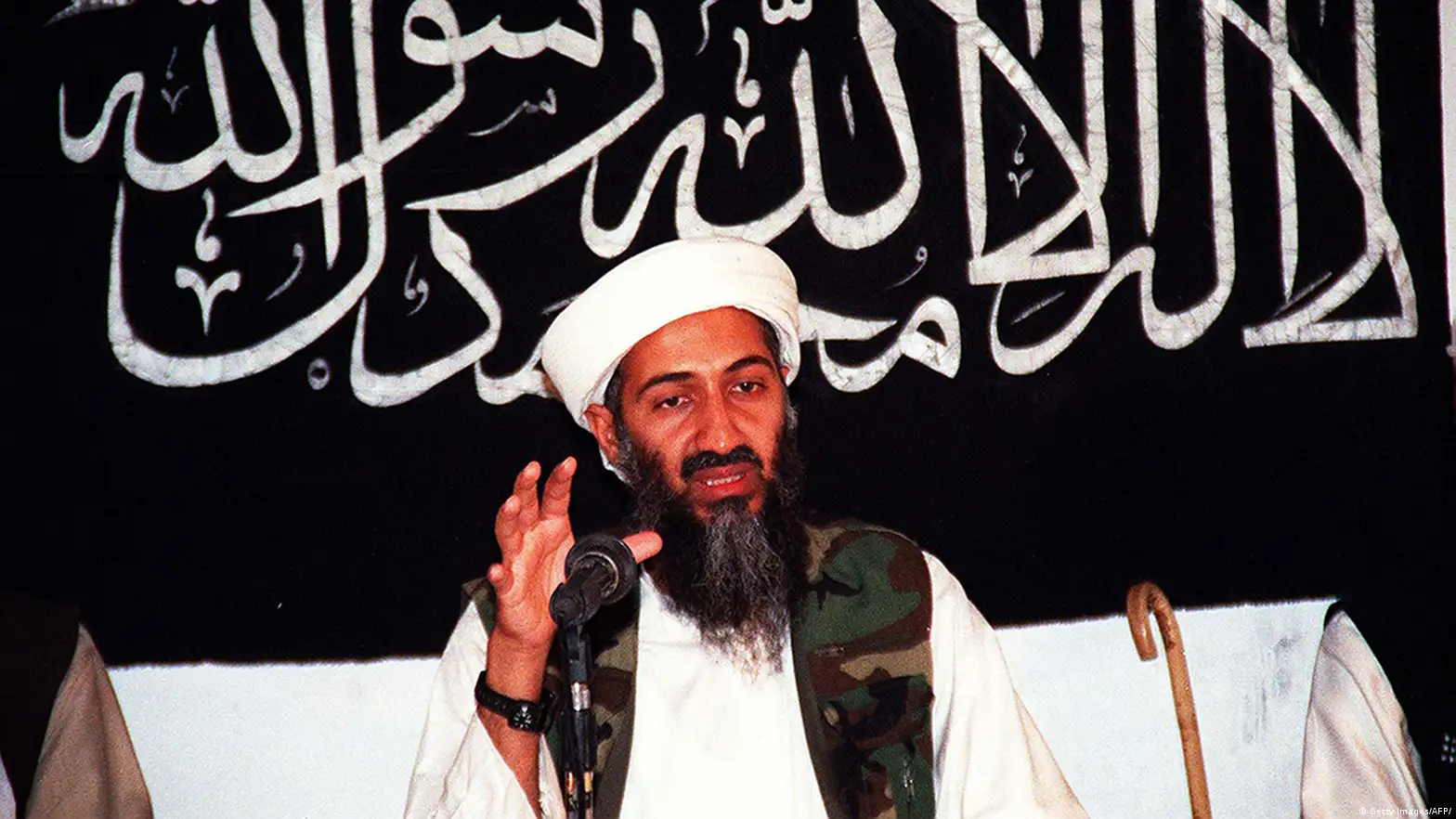 FiringWhite House, sparks. attackercalls himself, real Osama bin Laden\