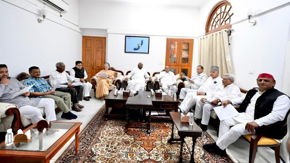 Tensions escalate ,India Bloc meeting,  allies targeting Congress