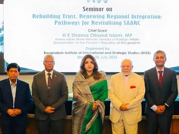 India, Kashmir-related seminar , Dhaka, map and flag