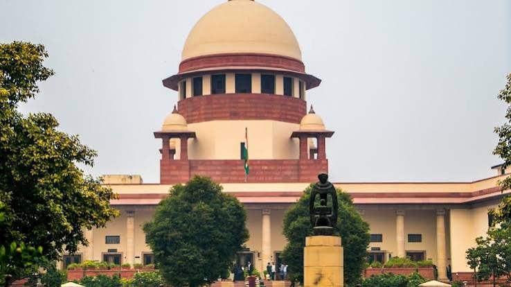 Lawyer ,Supreme Court,  CJI, courtroom.