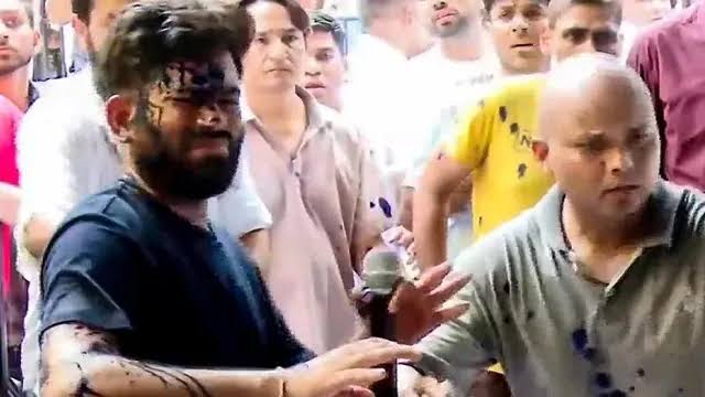 Parliament march , Jantar Mantar; Abhijit Dipke detained