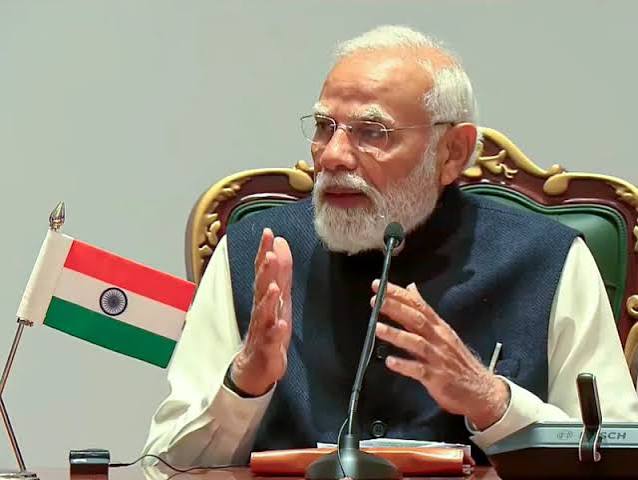 PM Modi ,  youth, pays tribute , Kargil in 