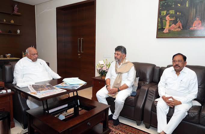 Karnataka cabinet , sworn , D.K. Shivakumar government