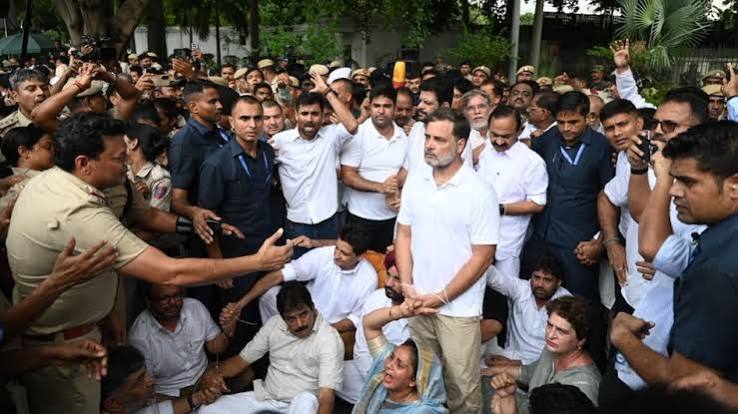 Rahul Gandhi ,Jantar Mantar protesters, students 