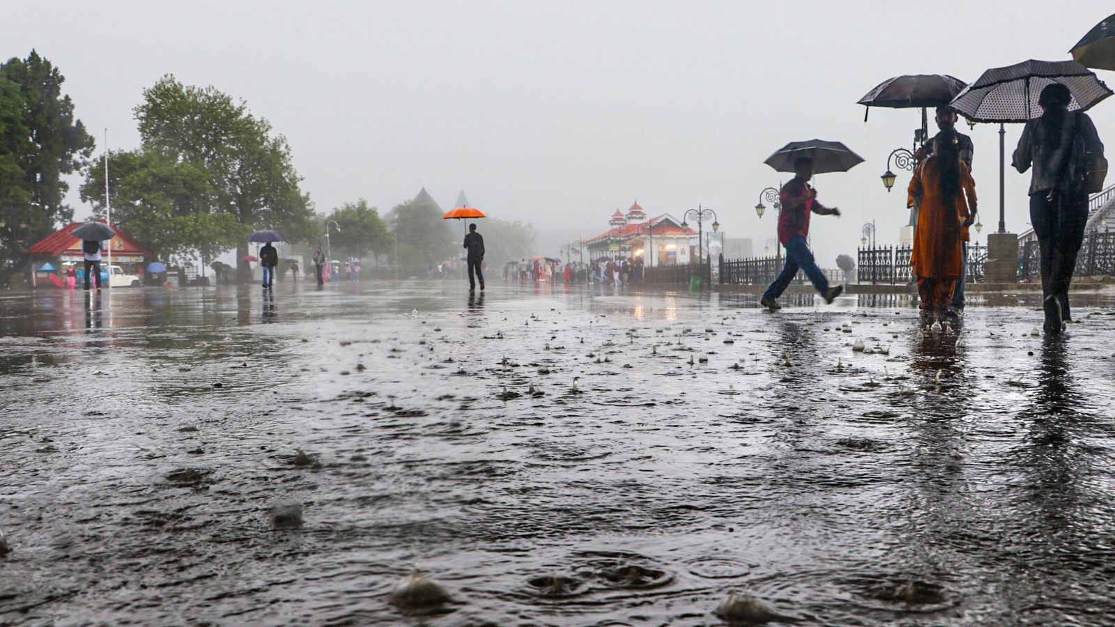  Bay of Bengal system active; spell of rain in Madhya Pradesh for 4 days.