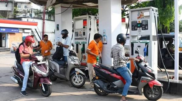  Buzz grows around UPI payments at petrol pumps; new system to be decided after October 15.