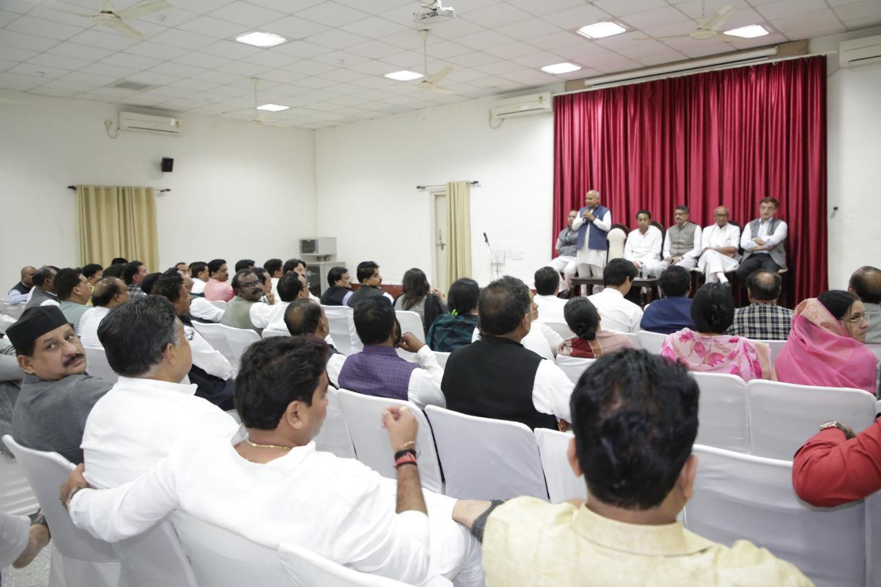 bhopal,  Kamal Nath, meeting legislature party, winning ones also losing.
