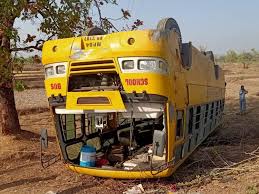 katni, Bus carrying laborers,Bhopal overturned, no one was hurt