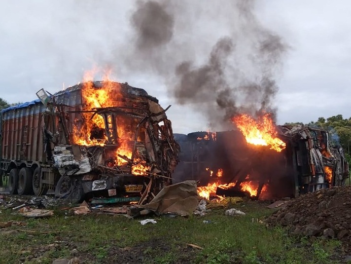 seoni, Fire broke out, fierce collision, between trucks, both drivers ,burnt alive