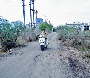वक्री ट्रेफिक से मार्गी होतीं सड़कें