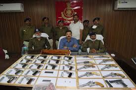 Khargone, 27 country-made pistols, four with two live cartridges arrested