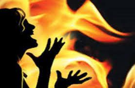 ratlam,Woman was burnt ,with grasslet, condition critical