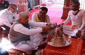 bhopal, Governor Patel ,visited the temples , Maheshwar