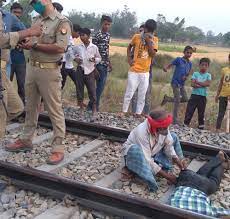 anuppur, Unknown youth dies, after being hit by train