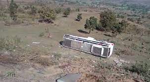 sehdol, Three killed, 30 injured , uncontrolled bus,overturns 