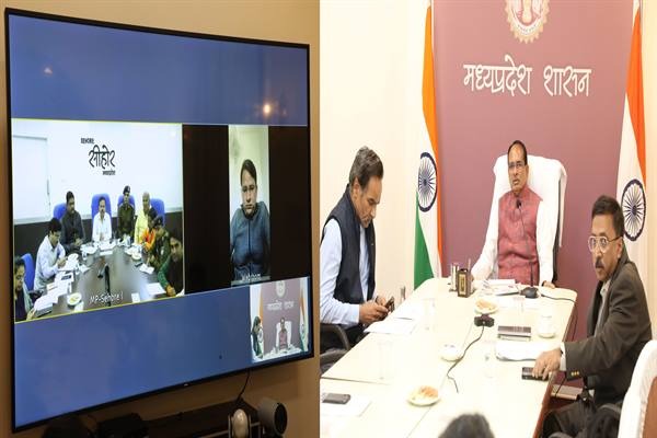 मुख्यमंत्री शिवराज ने कहा नागरिक बनें गाँव शहर के विकास में सहभागी