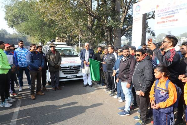 स्वस्थ रहने के लिए एडवेंचर स्पोर्ट्स की गतिविधियों में लेना चाहिए भाग